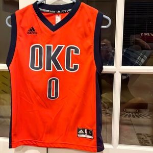 Addidas boys Westbrook jersey NBA. Size medium